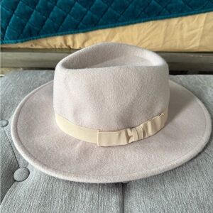Elegant Nude Pink Women's Fedora